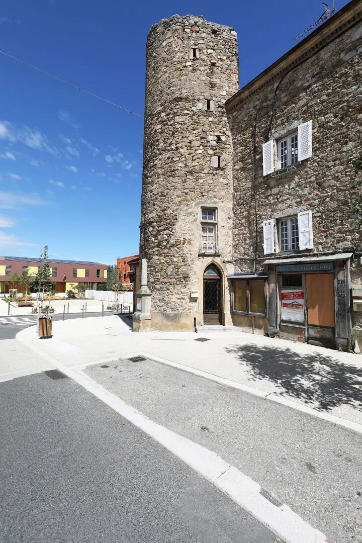 Appartement à louer, 102m², Orliénas