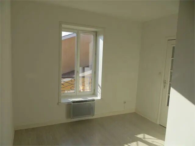 Appartement à louer, 24m², Sathonay-Camp
