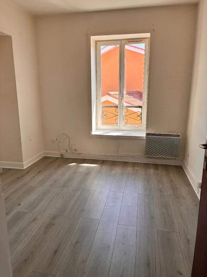 Appartement à louer, 24m², Sathonay-Camp