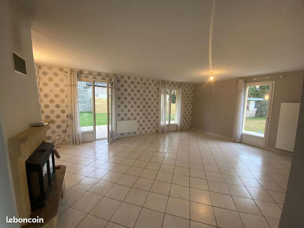 Maison à louer, 118m², Assat