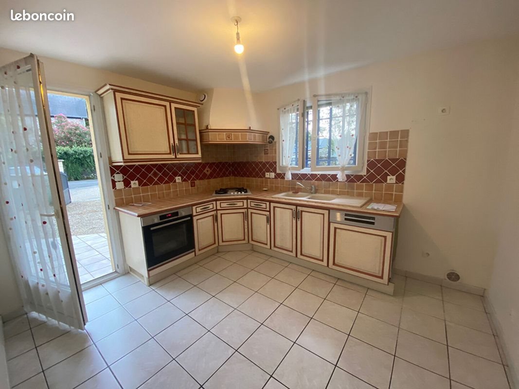 Maison à louer, 118m², Assat