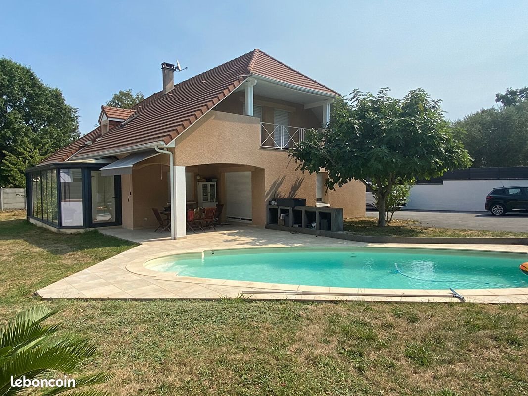 Maison à louer, 221m², Lons