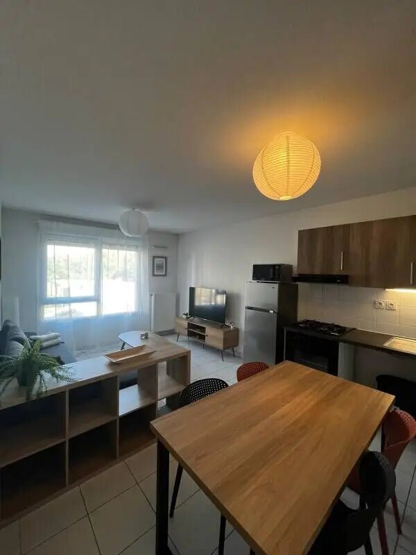 Appartement à louer, 38m², Vénissieux