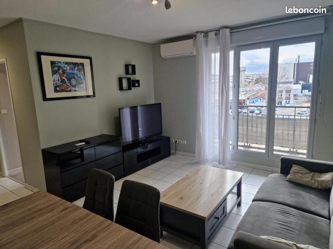 Appartement à louer, 61m², Lyon 8ème