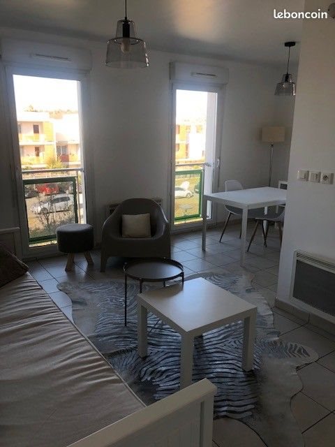 Appartement à louer, 27m², Bron