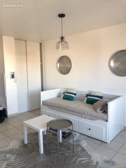 Appartement à louer, 27m², Bron