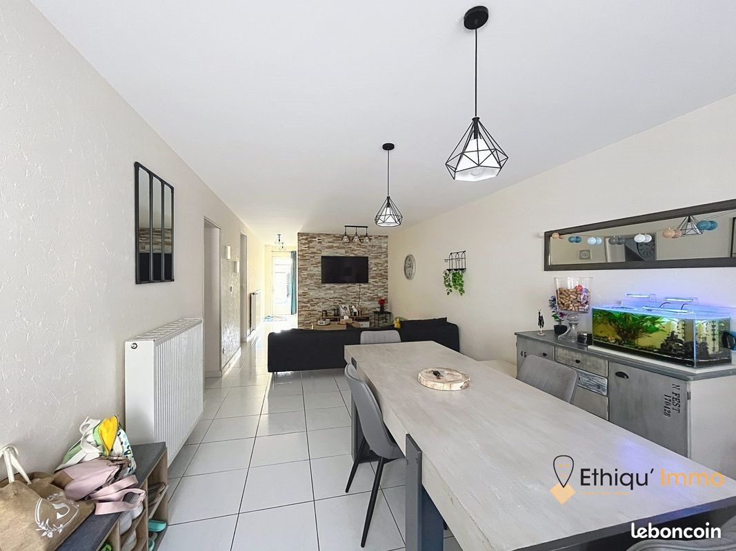 Maison à vendre, 146m², Wassy