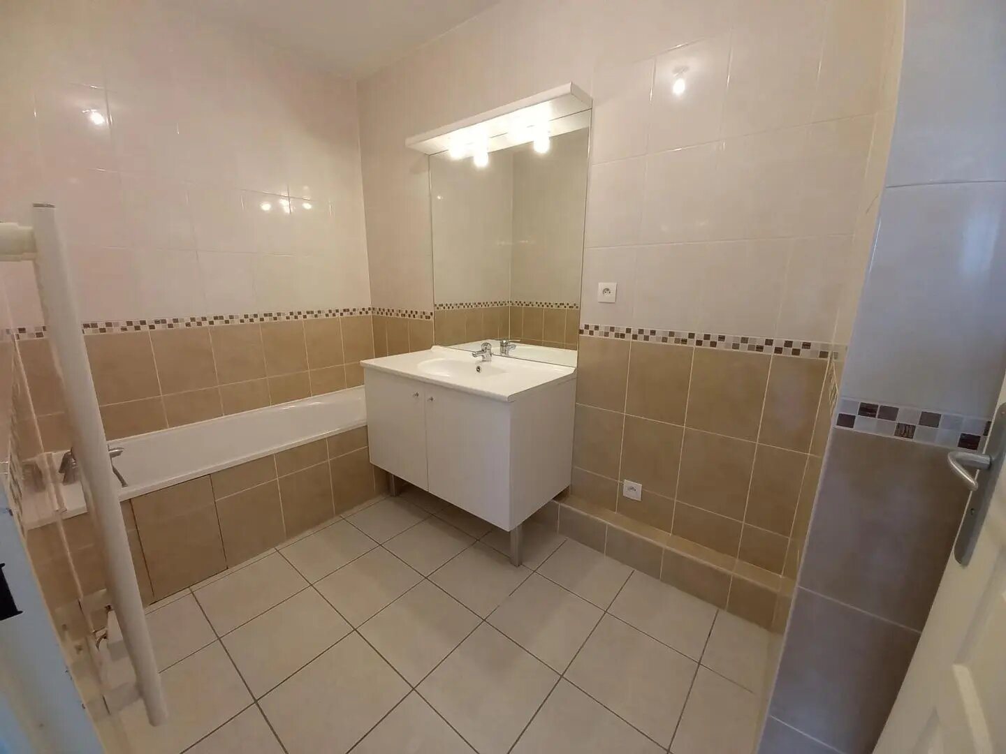 Appartement à louer, 57m², Quincieux