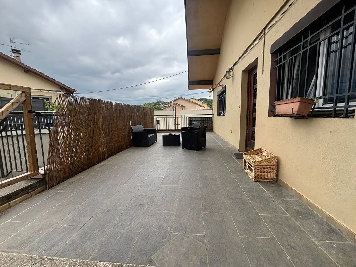 Appartement à louer, 80m², Pont-Evêque