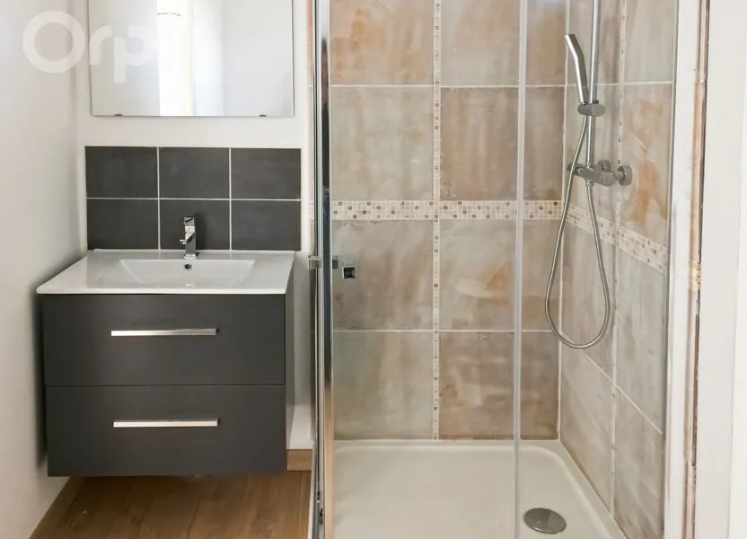 Appartement à louer, 61m², Fleurines