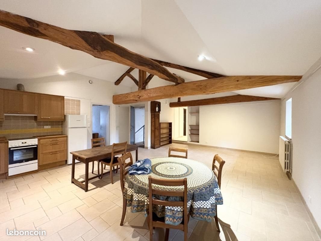 Appartement à louer, 111m², Saint-Didier-sur-Beaujeu
