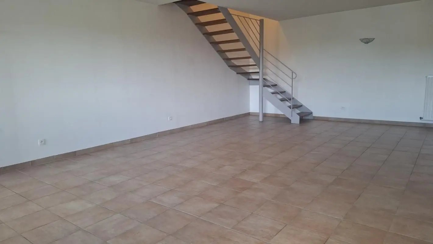 Appartement à louer, 135m², Fareins