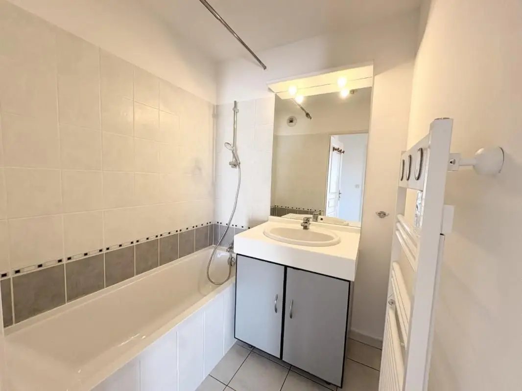Appartement à louer, 35m², Jassans-Riottier