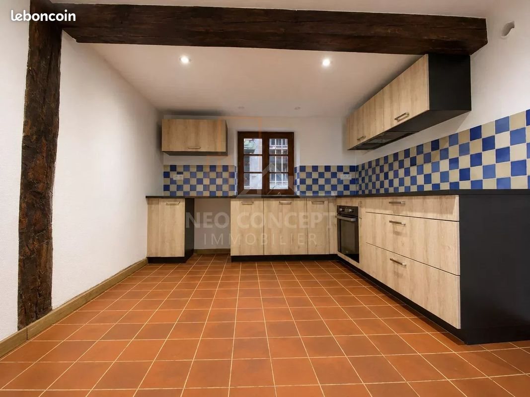 Appartement à louer, 145m², Rott