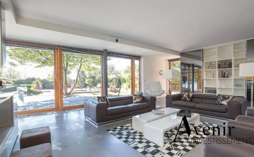 Maison à louer, 320m², Neyron
