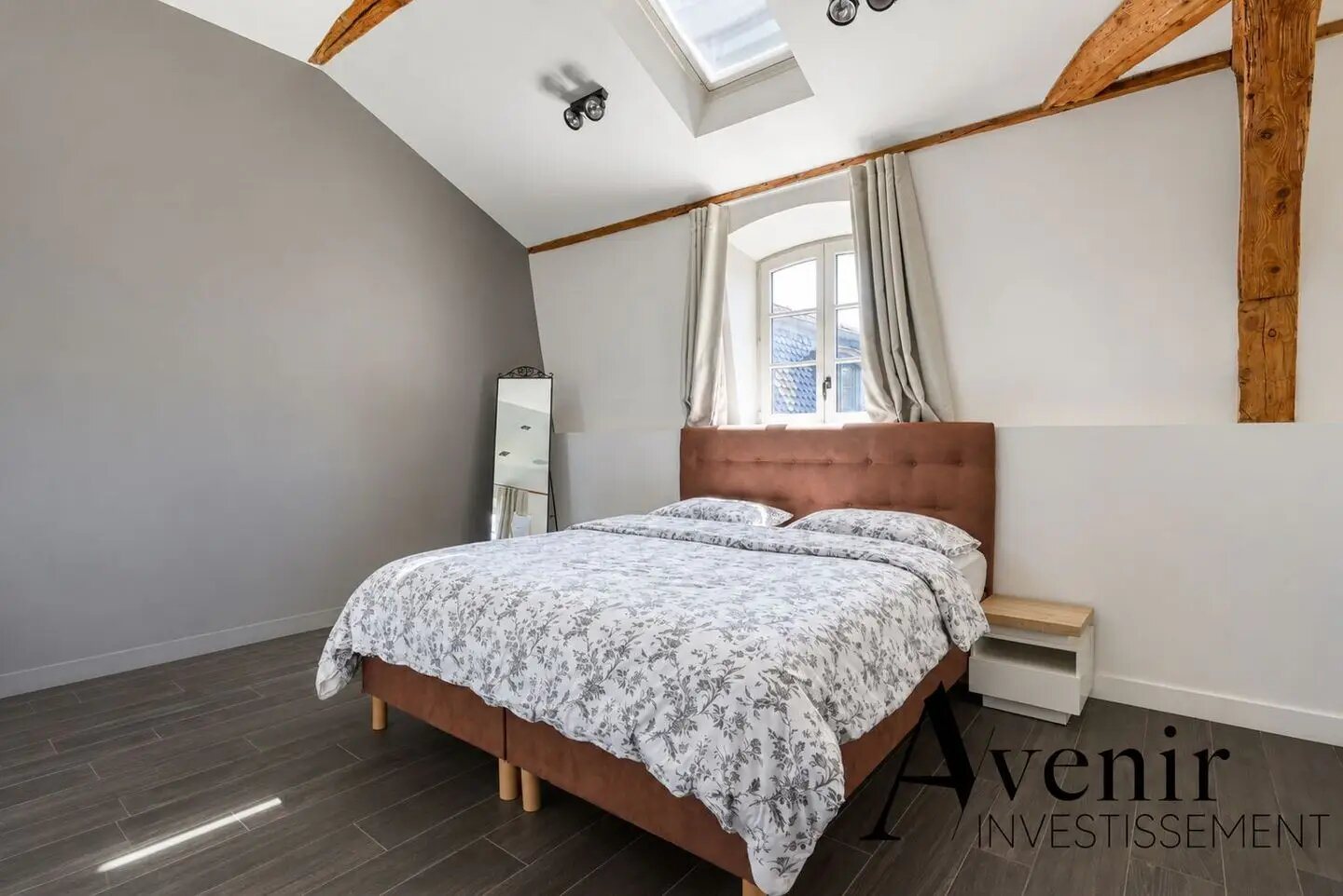 Maison à louer, 362m², Tassin-la-Demi-Lune