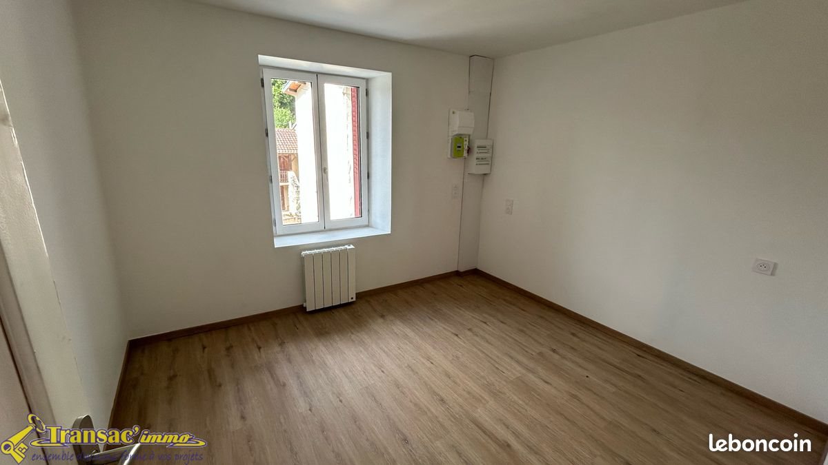 Appartement à louer, 77m², Châteldon