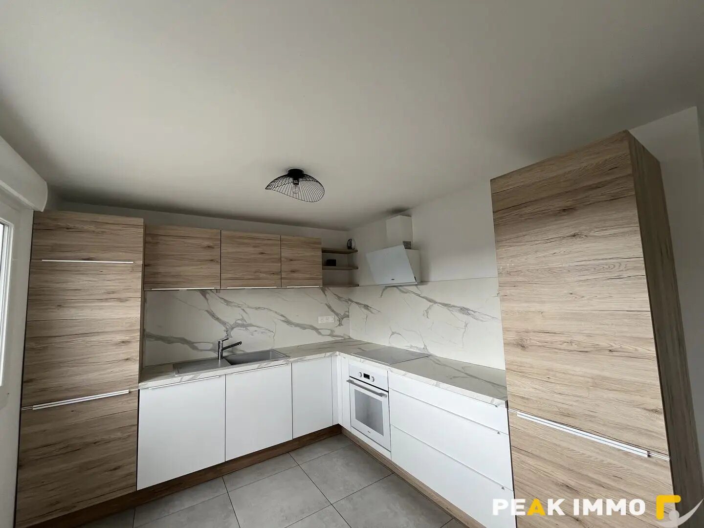 Appartement à louer, 92m², Sallenôves