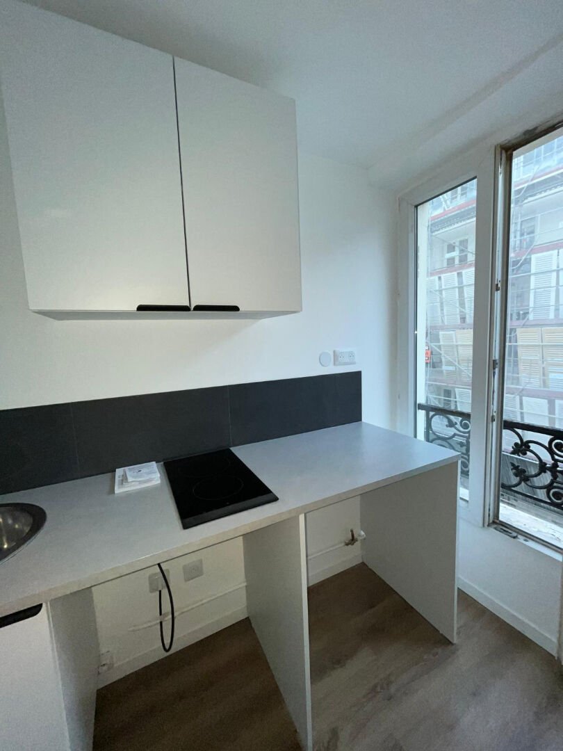 Maison à louer, 2m², Paris 18ème