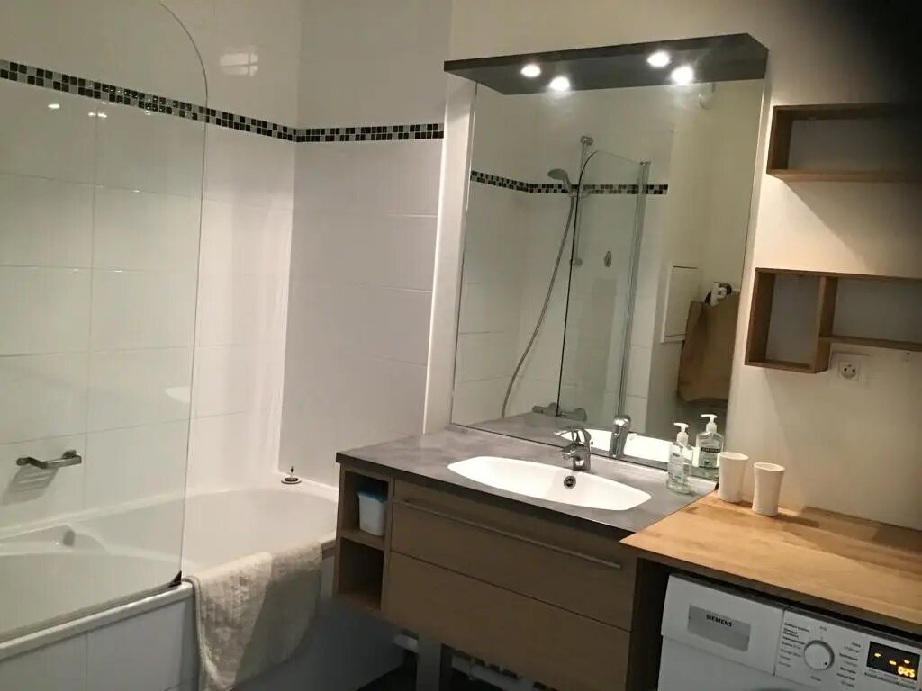 Appartement à louer, 68m², Courbevoie