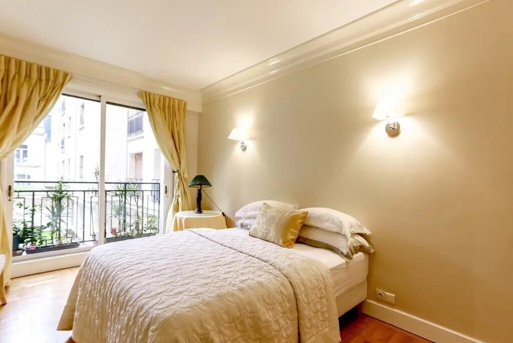 Appartement à louer, 70m², Paris 8ème