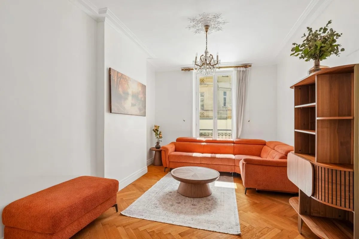 Appartement à louer, 2m², Paris 8ème