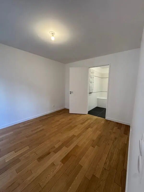 Appartement à louer, 59m², Courbevoie