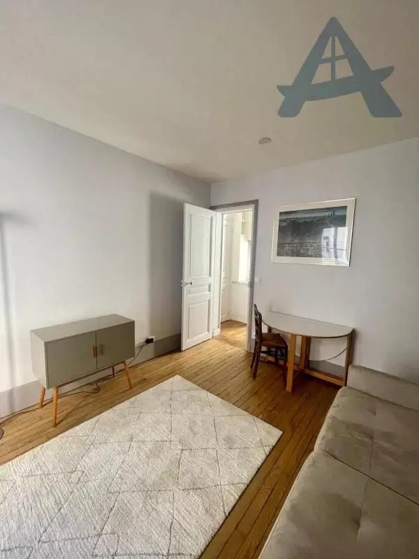 Appartement à louer, 22m², Paris 7ème