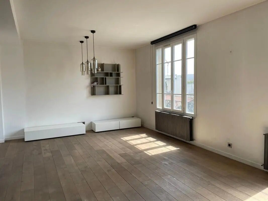 Appartement à louer, 59m², Suresnes