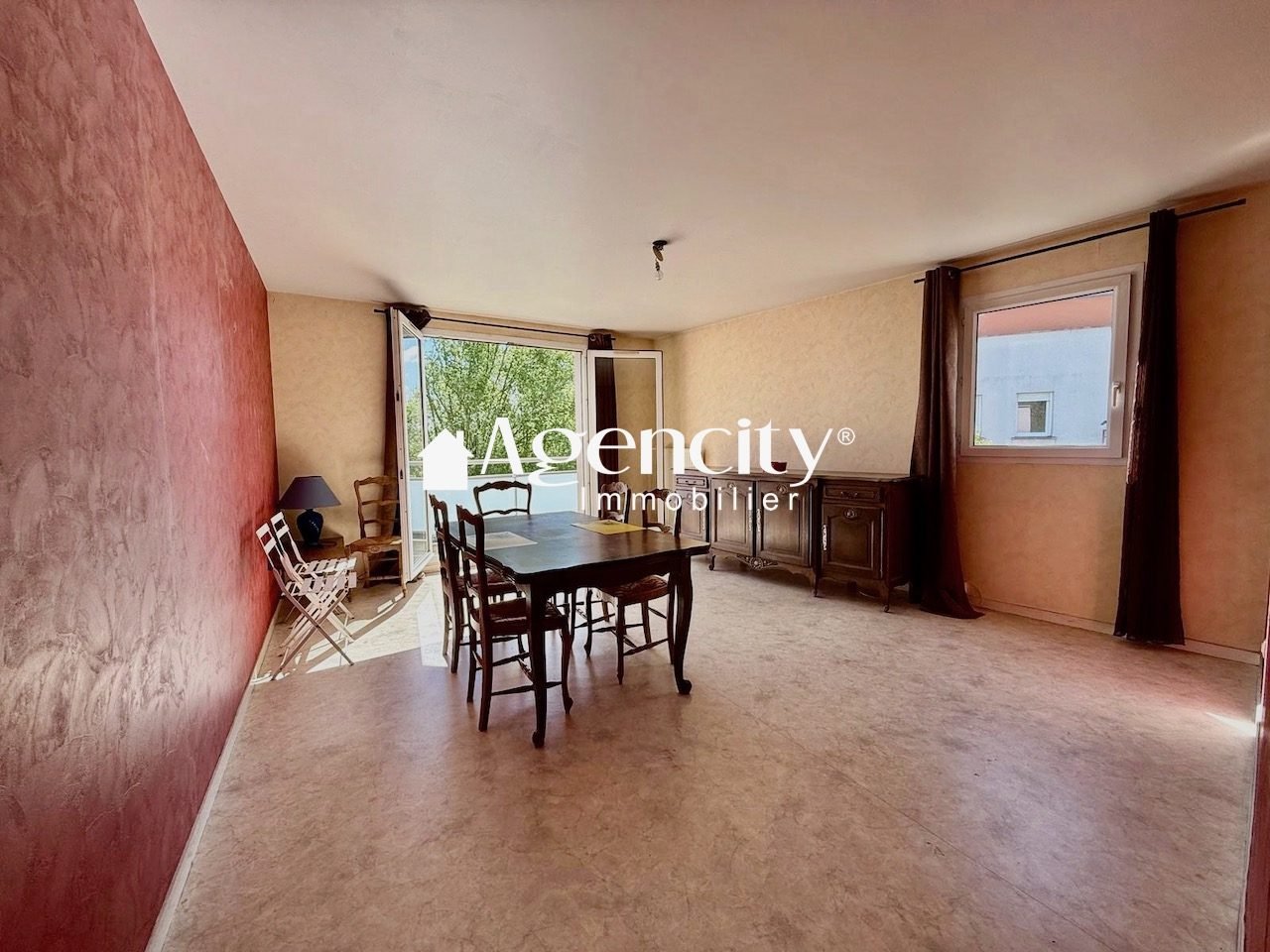 Appartement à vendre, 64m², Saint-Thibault-des-Vignes