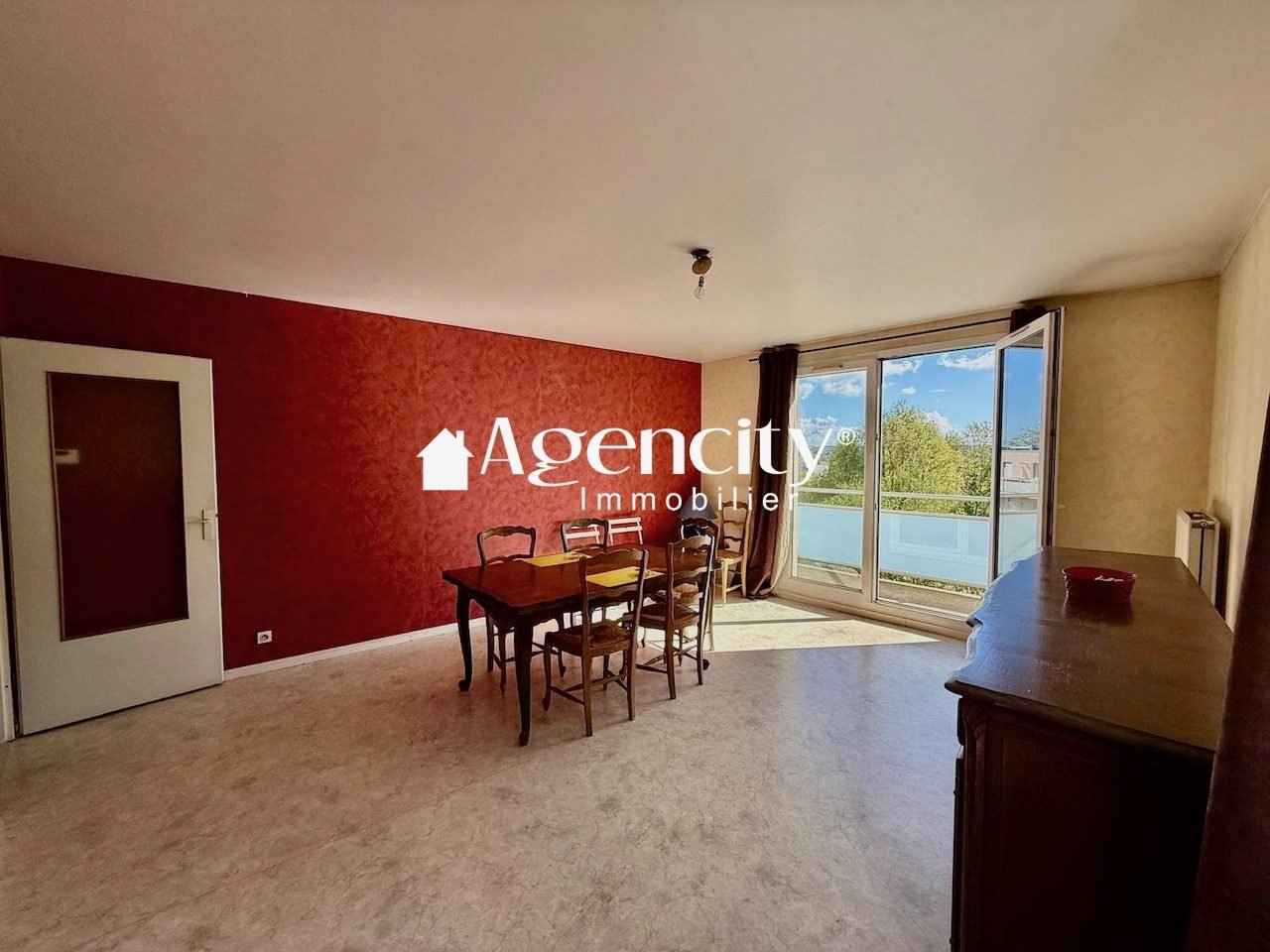 Appartement à vendre, 64m², Saint-Thibault-des-Vignes