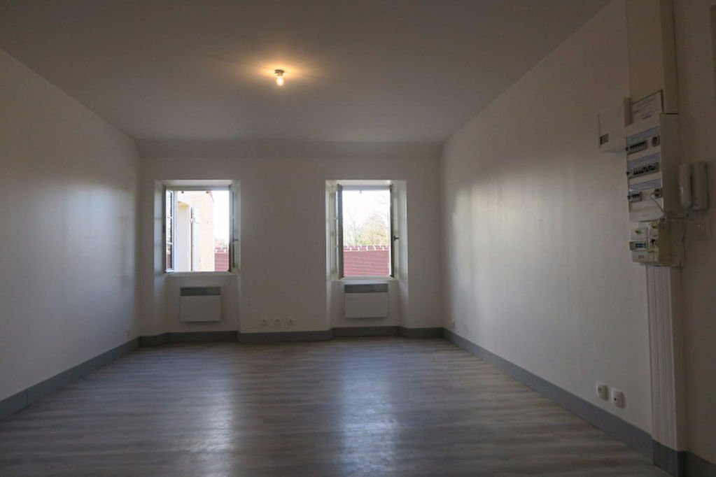 Appartement à louer, 54m², Blandy