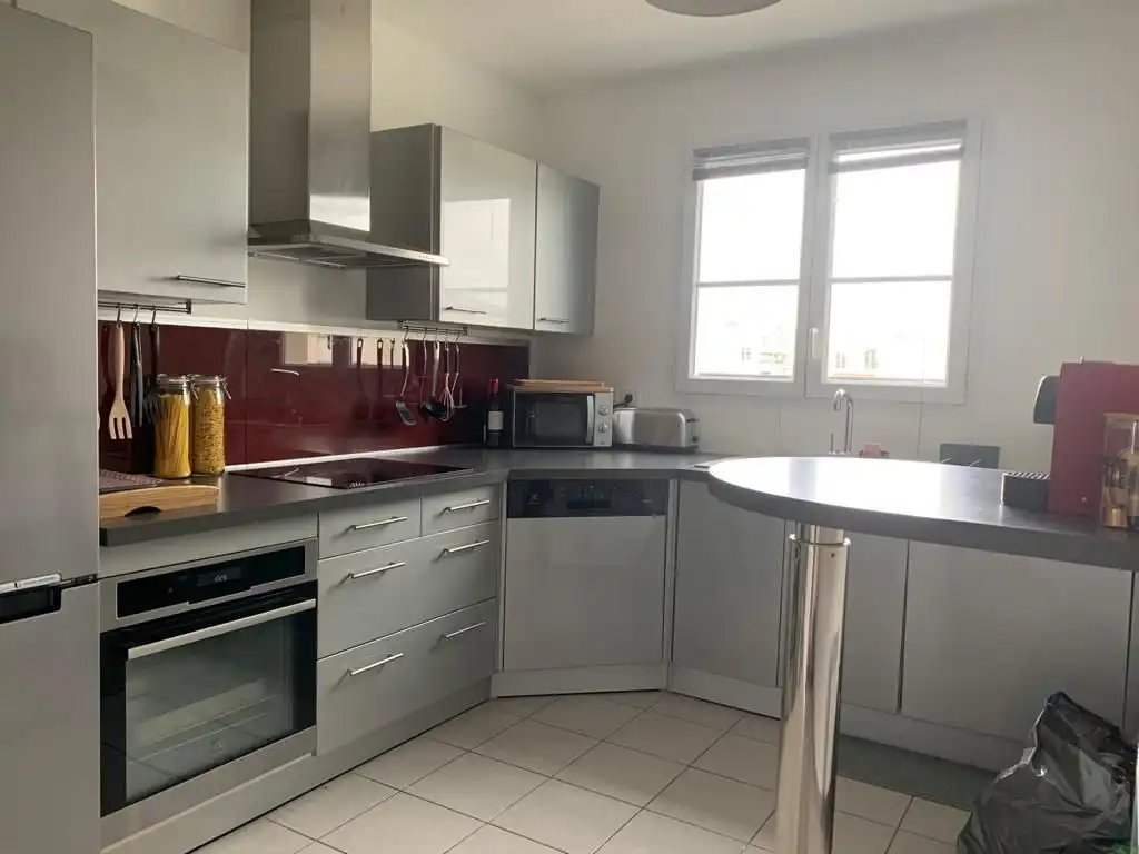 Appartement à louer, 90m², Serris