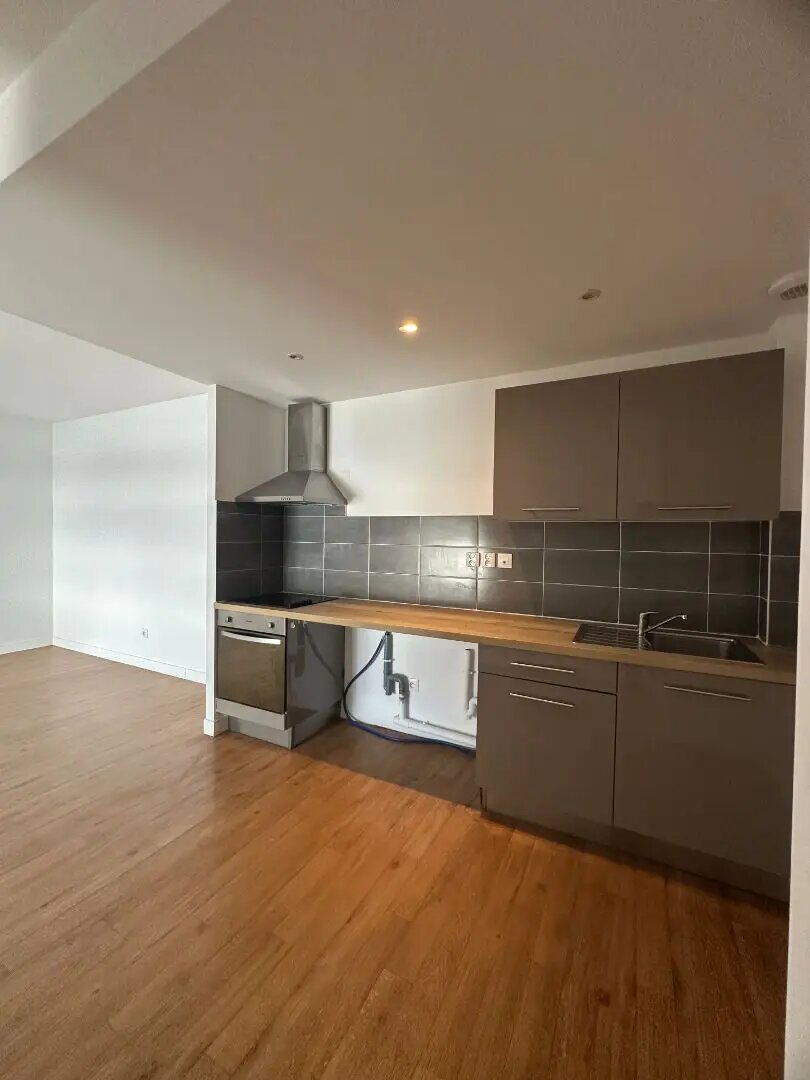 Appartement à louer, 69m², Saint-Thibault-des-Vignes