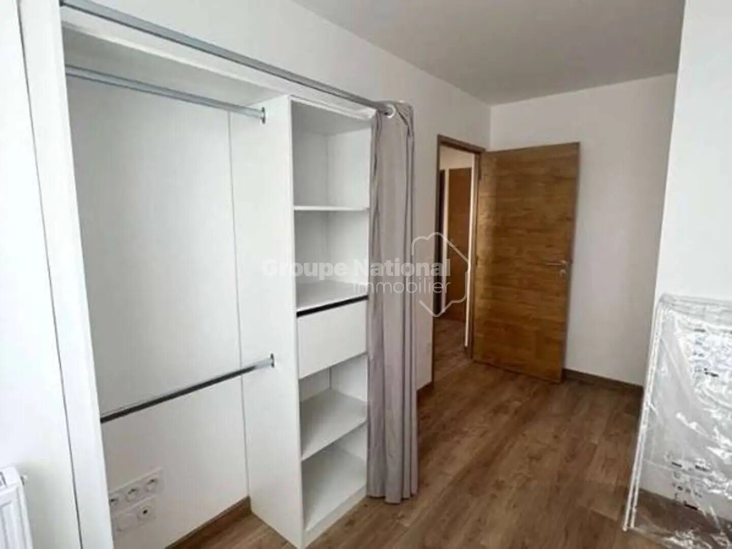 Appartement à louer, 298m², Saint-Cyr-l'Ecole