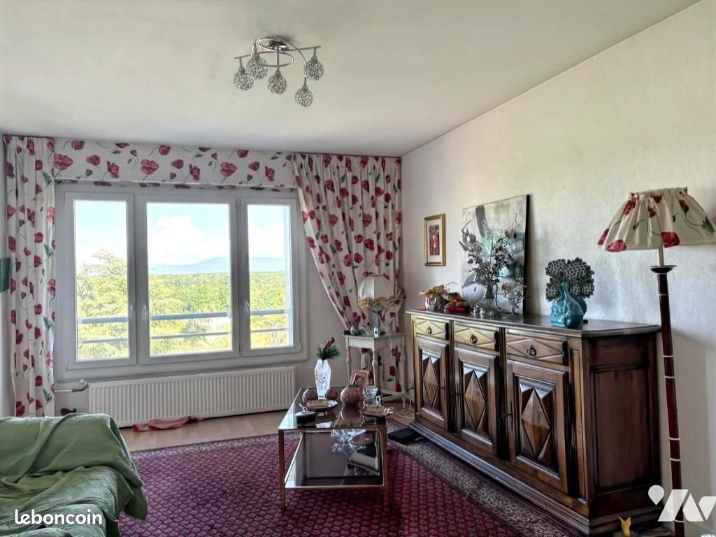 Appartement à vendre, 76m², Saint-Genis-Pouilly