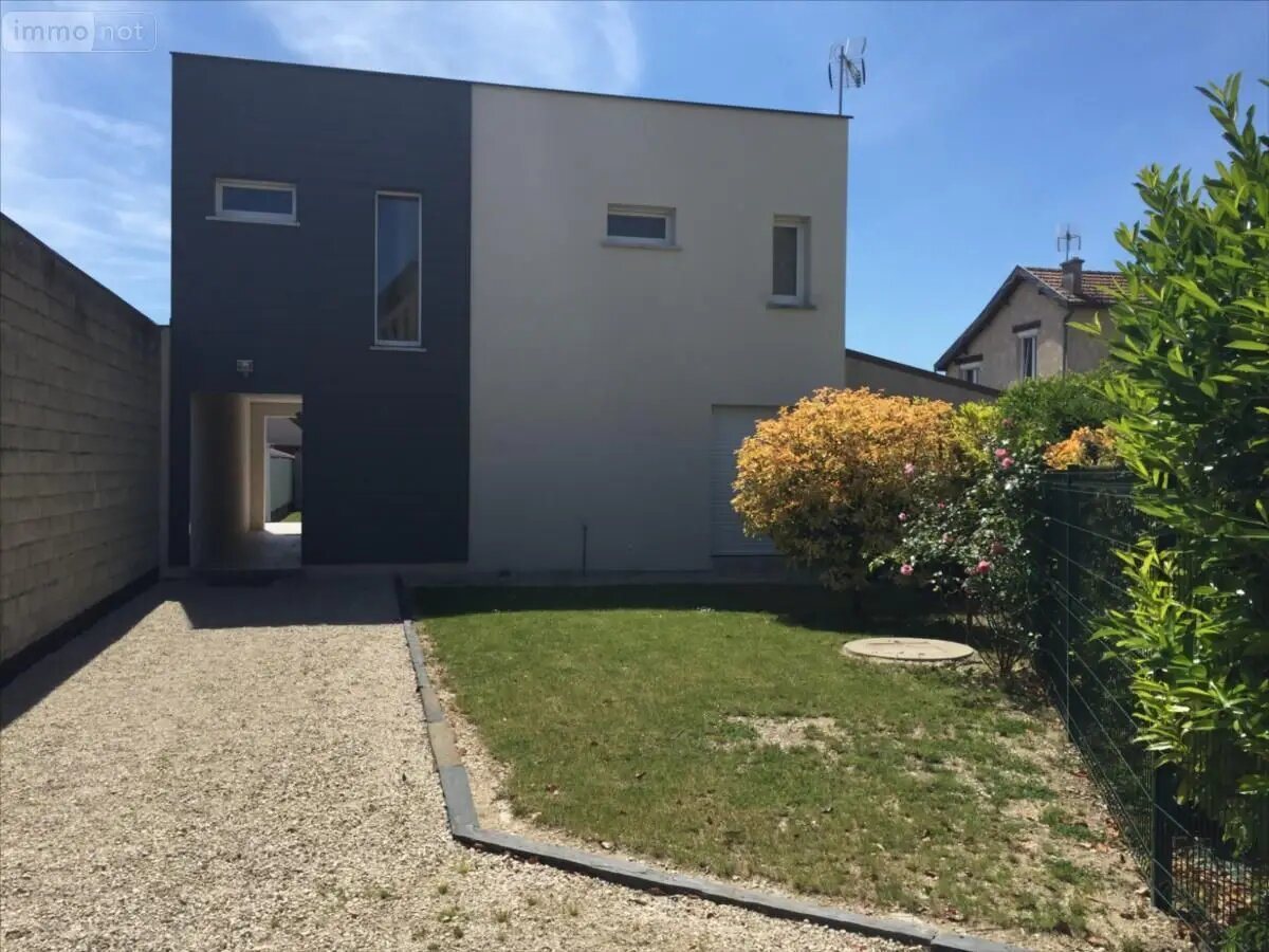 Maison à louer, 126m², Prunay
