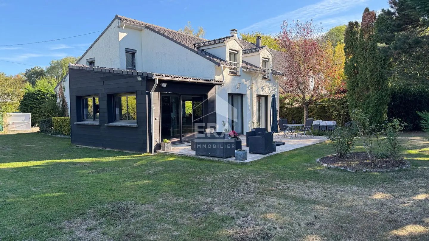 Maison à vendre, 161m², Crespières
