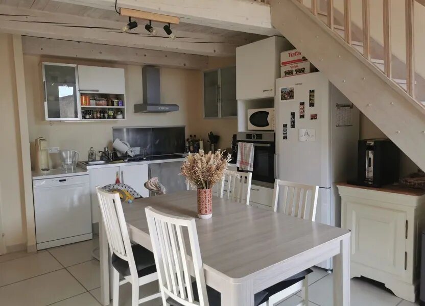 Appartement à louer, 71m², Estézargues