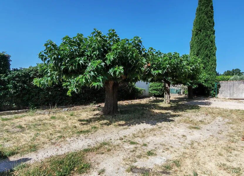 Maison à louer, 136m², Domazan