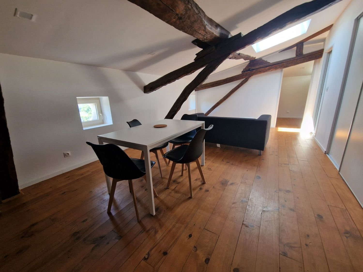 Appartement à louer, 54m², Saïx