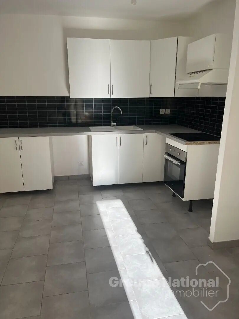 Appartement à louer, 66m², Seillons-Source-d'Argens