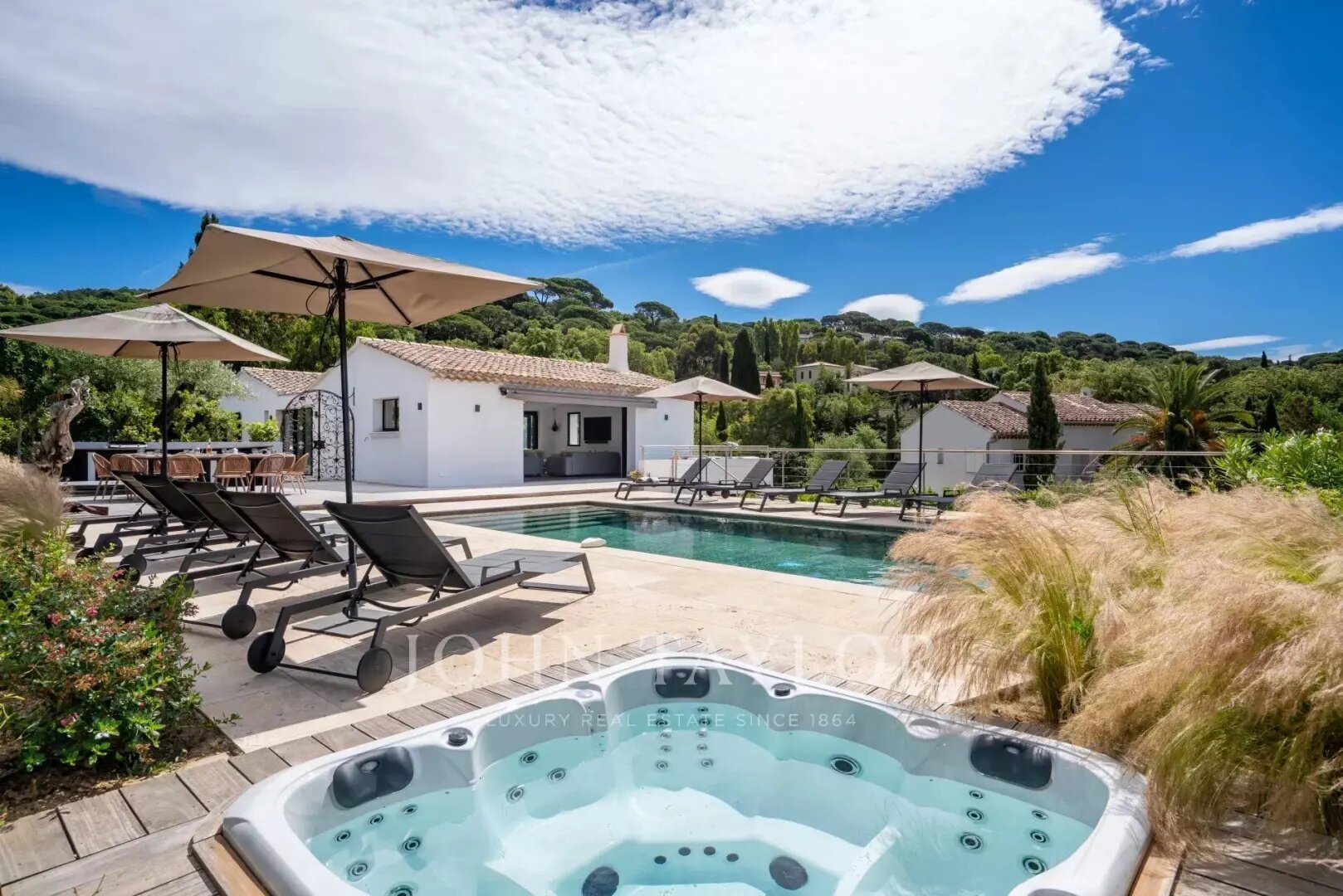 Maison à louer, 272m², La Croix-Valmer