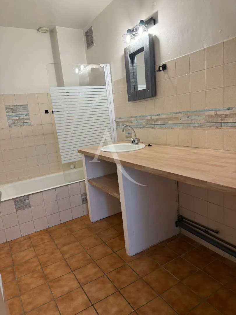 Appartement à louer, 70m², La Crau