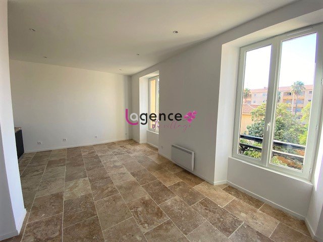 Appartement à louer, 55m², Hyères