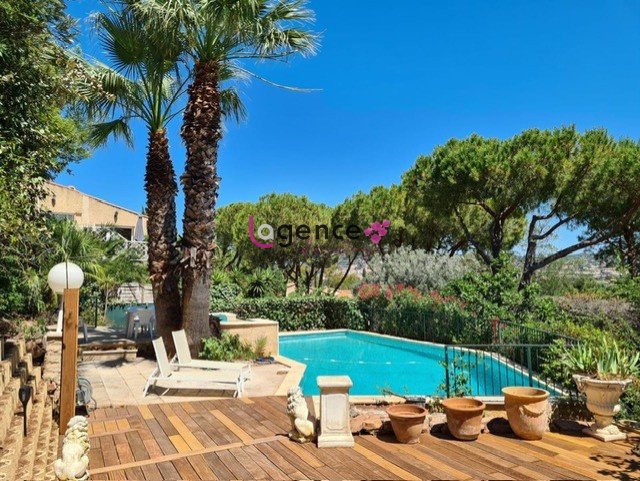 Maison à louer, 130m², Hyères