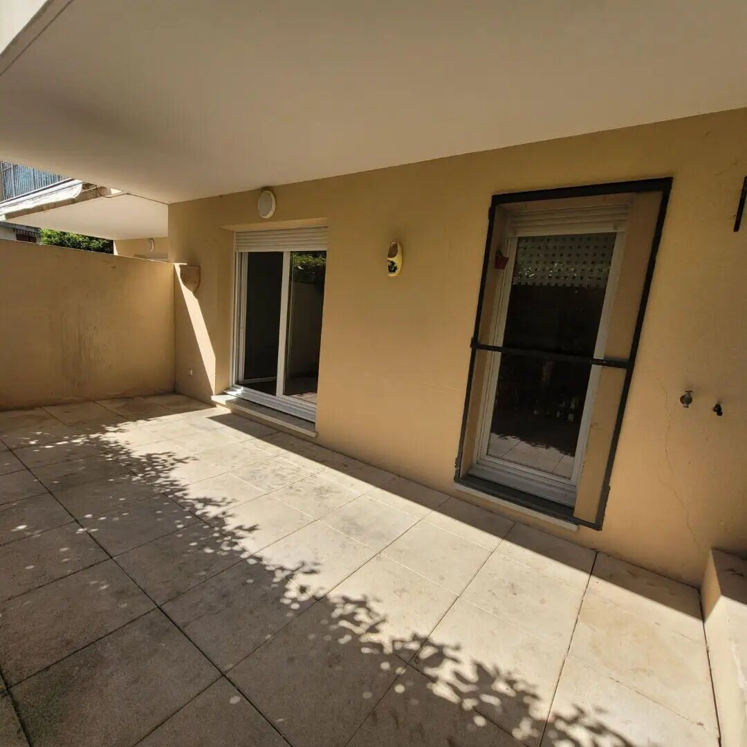 Appartement à louer, 61m², La Roque-d'Anthéron