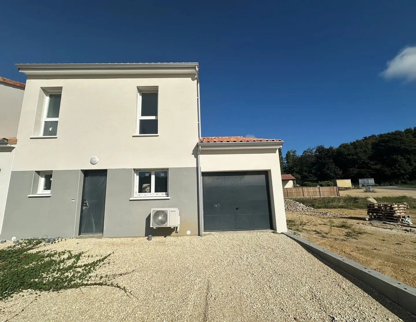 Maison à louer, 81m², Saint-Julien-l'Ars