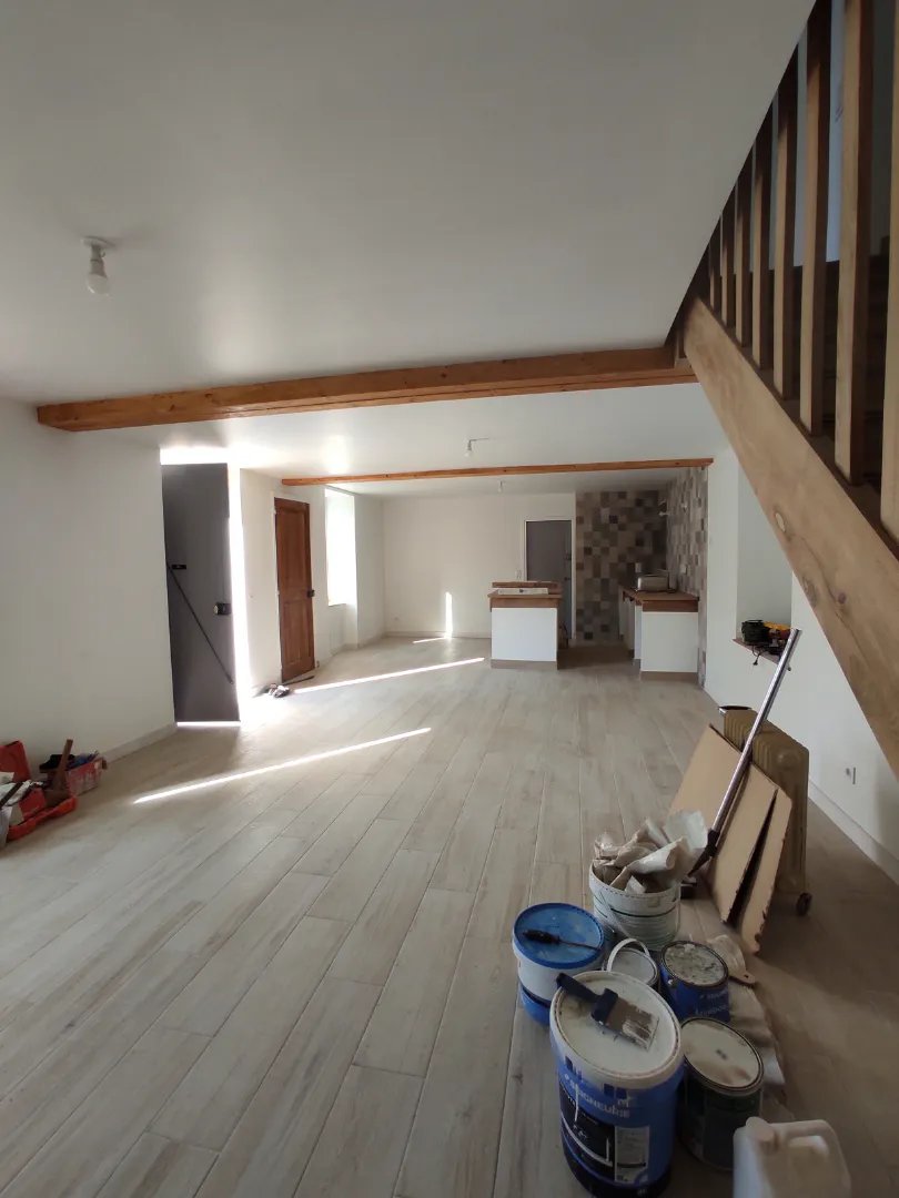 Maison à louer, 109m², Eyjeaux