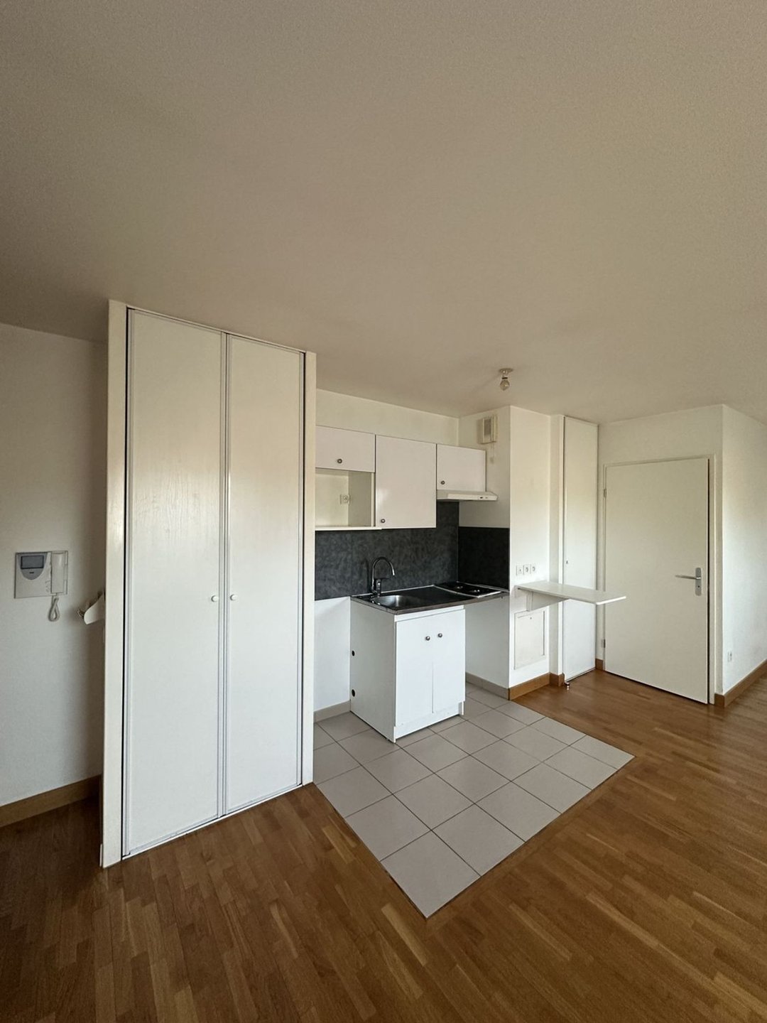Appartement à louer, 29m², Massy